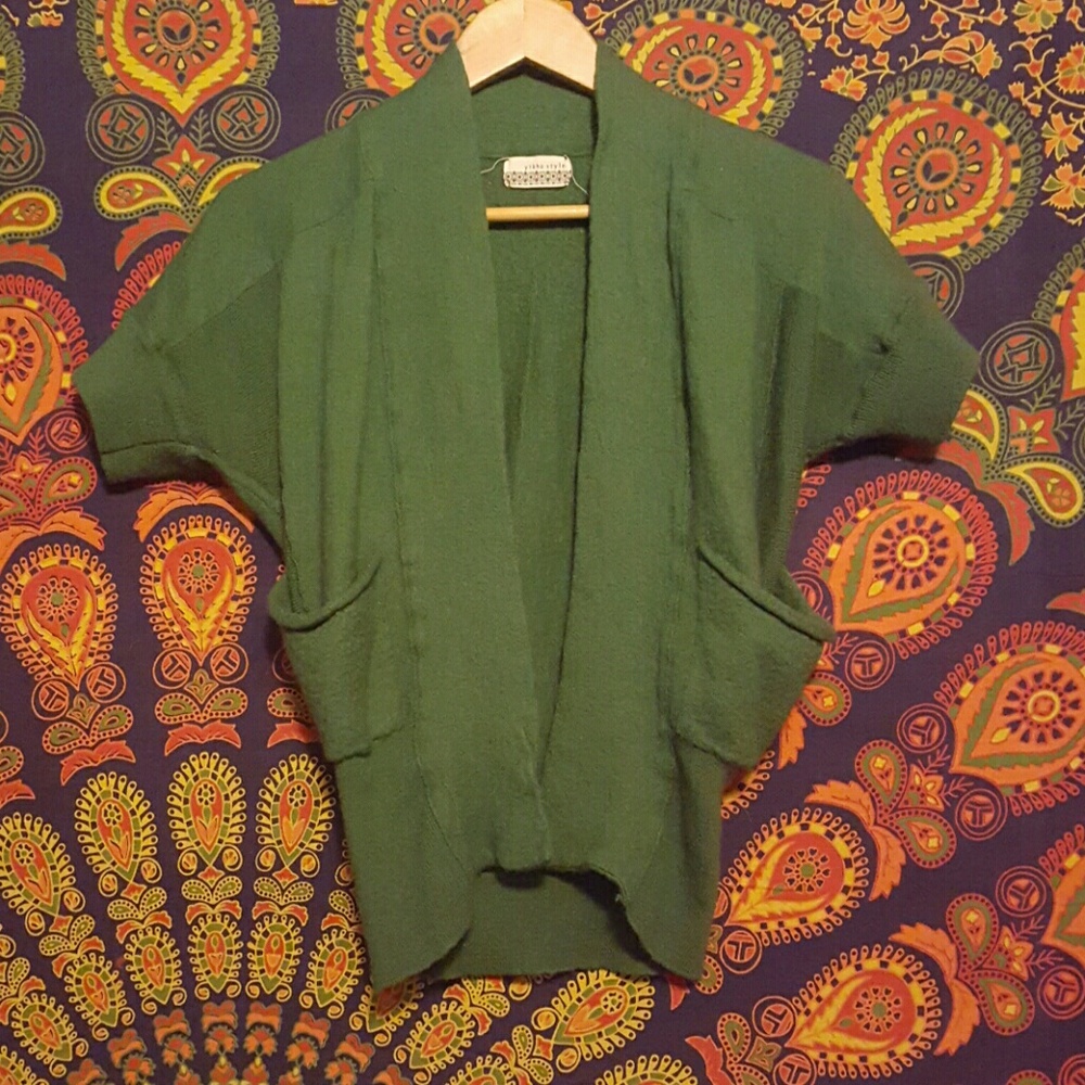 Yikho style cardigan.